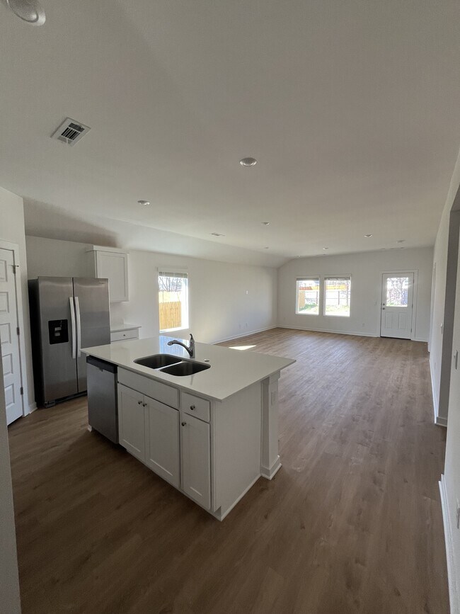 Building Photo - 573 Arizona St