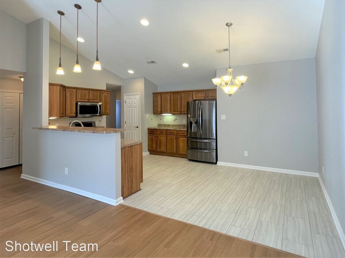 Primary Photo - 3 br, 2 bath House - 8781 Carriage House Way