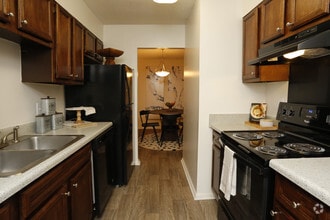 2BR,1BA - Huntleigh Woods