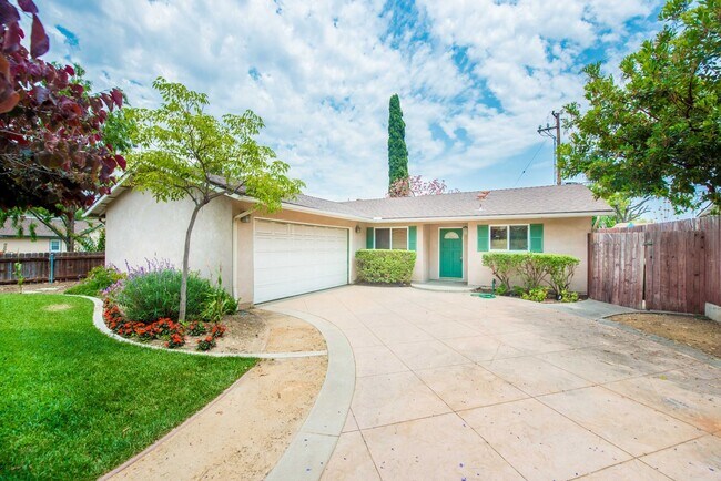 Foto del edificio - 3 Bedroom Single Family Home in the Brea-O...