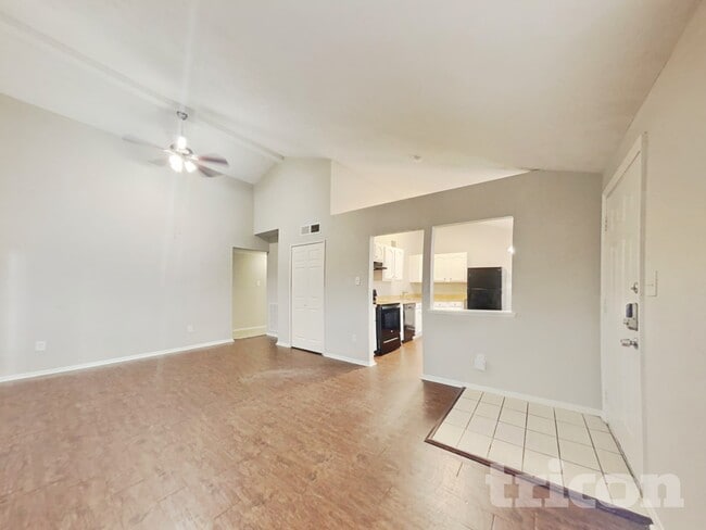 Foto del edificio - 24022 4 Sixes Ln