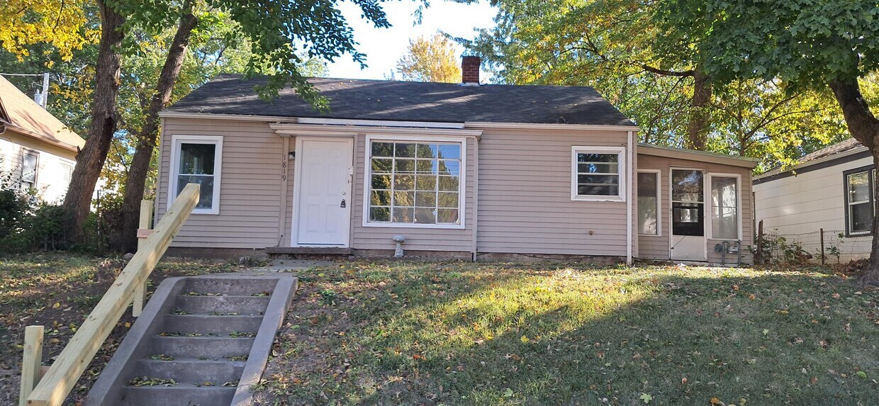 Foto principal - 1819 S 24th St