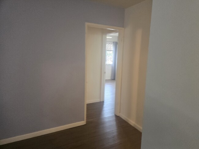 Foto del edificio - 7253 Capps Ave