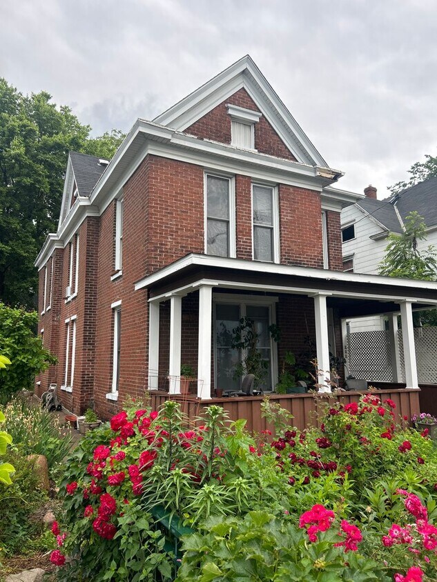 Foto principal - 2944 Grand Ave S