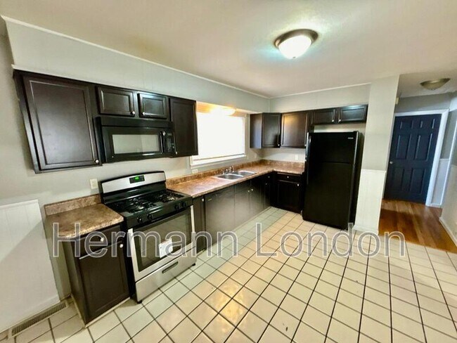 Building Photo - 1045 Keeven Ln