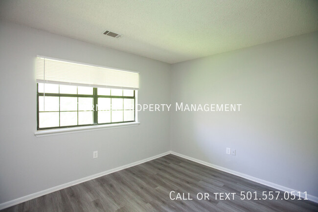 Building Photo - Updated 1 bedroom apartment