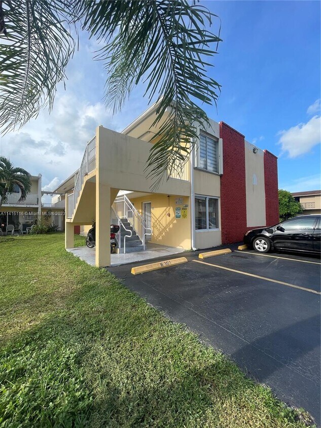 1255 W 49th Pl Unit H101, Hialeah, FL 33012 Condo for Rent in Hialeah, FL
