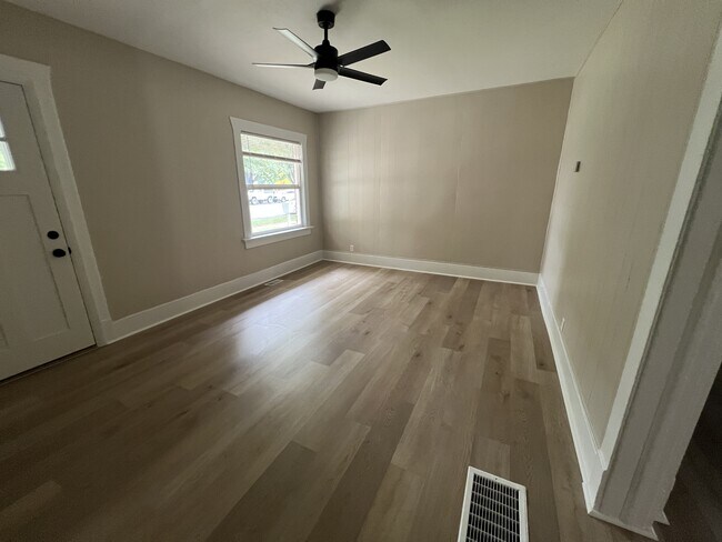 Foto del edificio - 728 Custer St