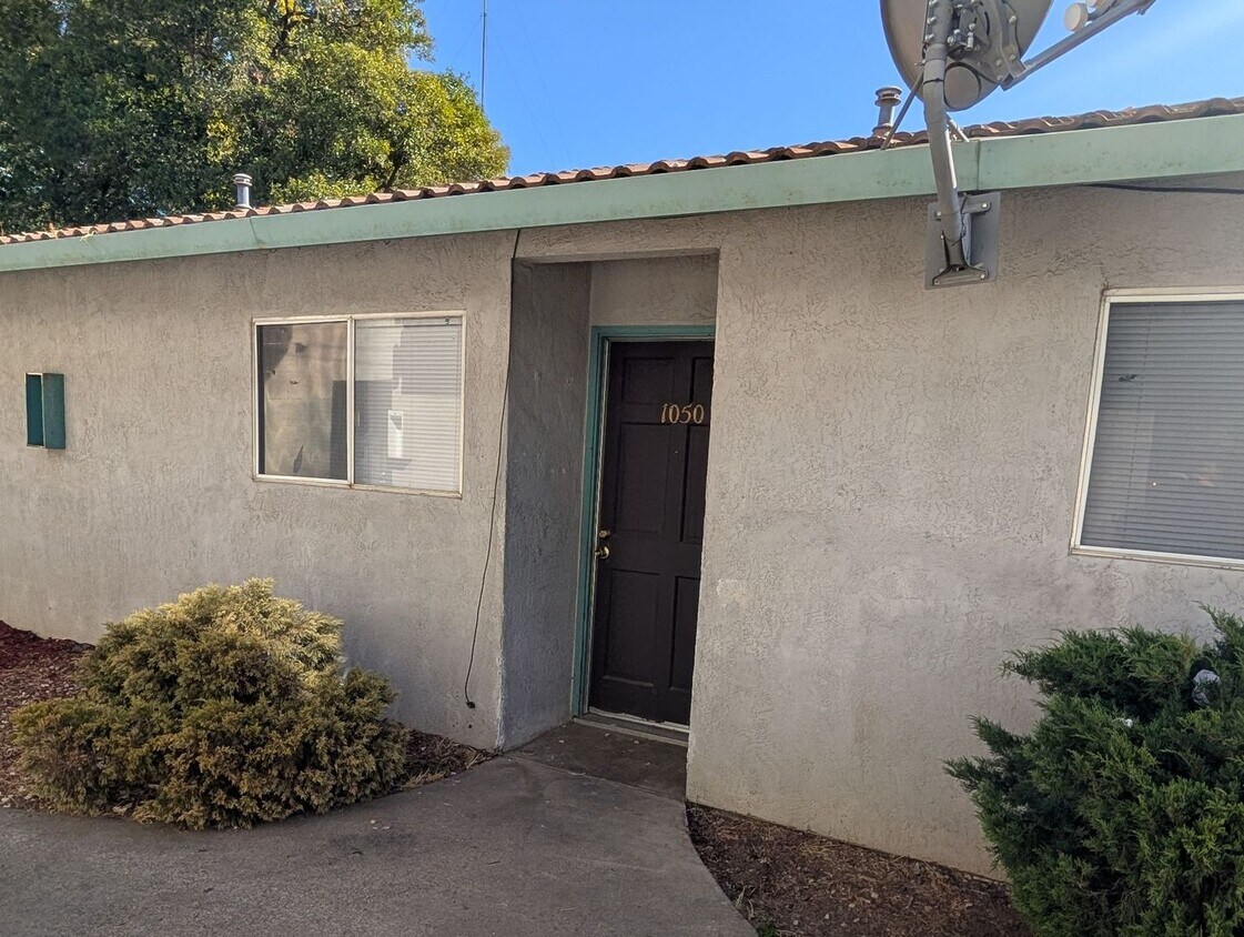 Foto principal - 1046 W 21st St