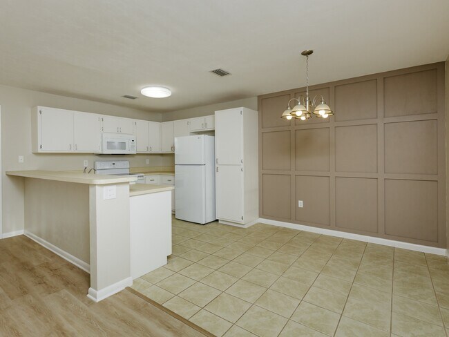 Building Photo - 6377 NW 109th Pl