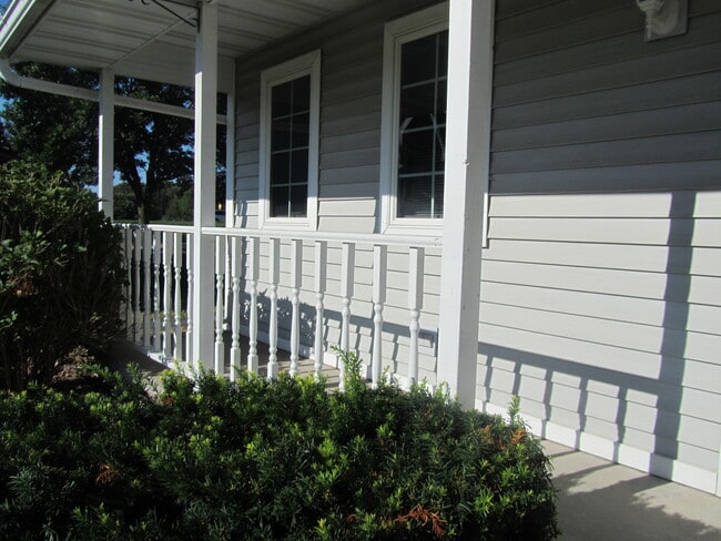Building Photo - N511 Willowcrest Ct