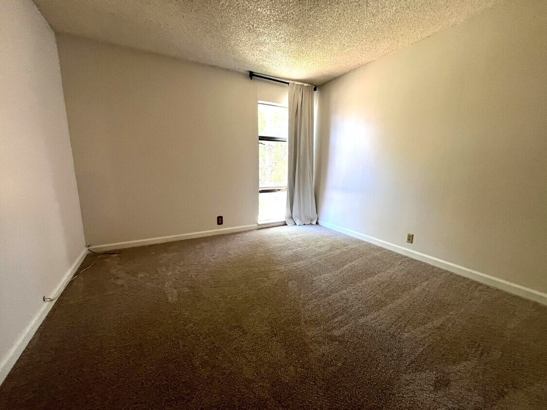 Foto del edificio - Comfort & Convenience in the Heart of Concord