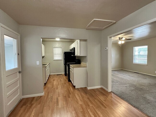 Foto del edificio - 6239 N East Park View St