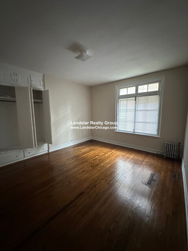 Building Photo - 913 Elmwood Ave