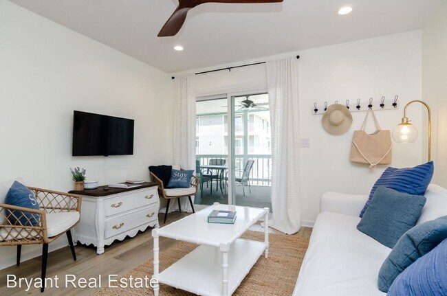 Building Photo - 2 br, 2 bath House - 1013 Carolina Beach A...
