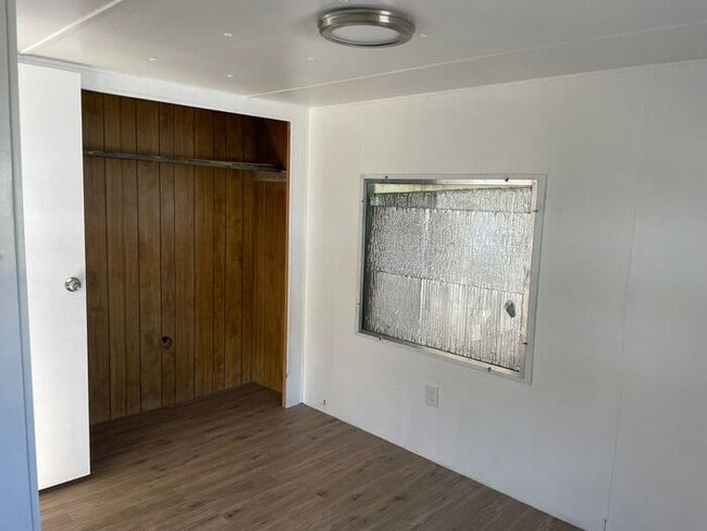 Building Photo - 3 bed/2 bath Trailer - COMING SOON!
