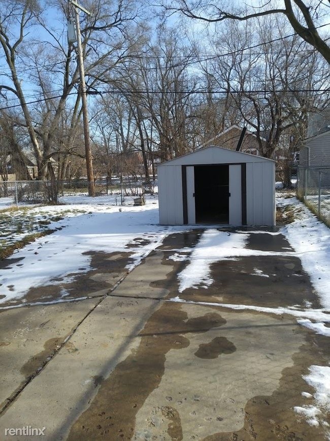 Building Photo - 15390 Littlefield St