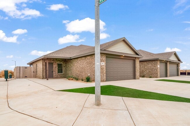 Foto del edificio - Brand New Townhome in Frenship East!