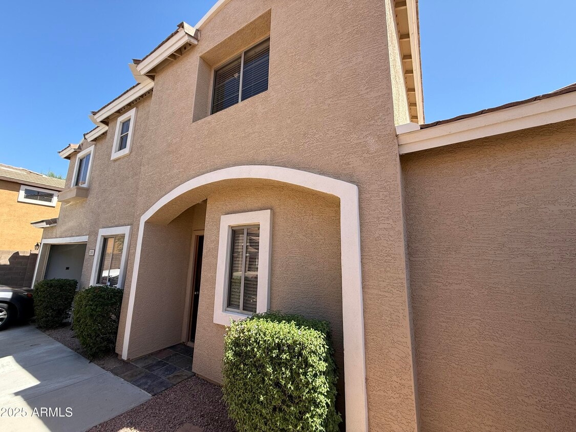Primary Photo - 21815 N 40th Pl