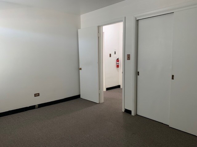 Foto del edificio - 4900 Fairview Ave