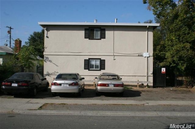 Primary Photo - 2335 Boxwood St
