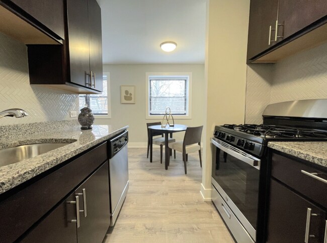 Foto del edificio - 529 W Surf St