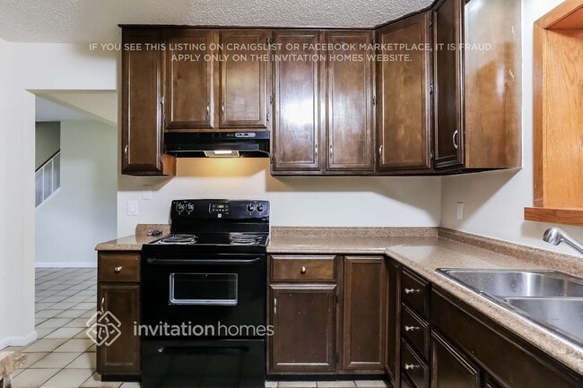 Building Photo - 514 NW Floresta Dr