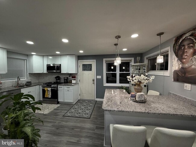 Building Photo - 7911 25th Ave