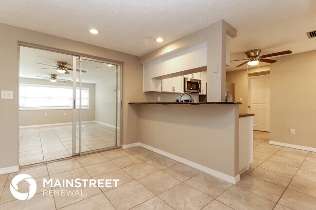 Building Photo - 3600 Trask Dr