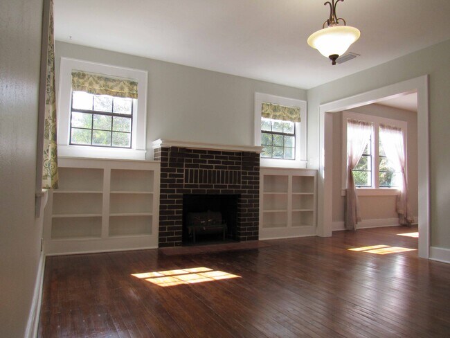 Foto del edificio - 1401 Brown Ave