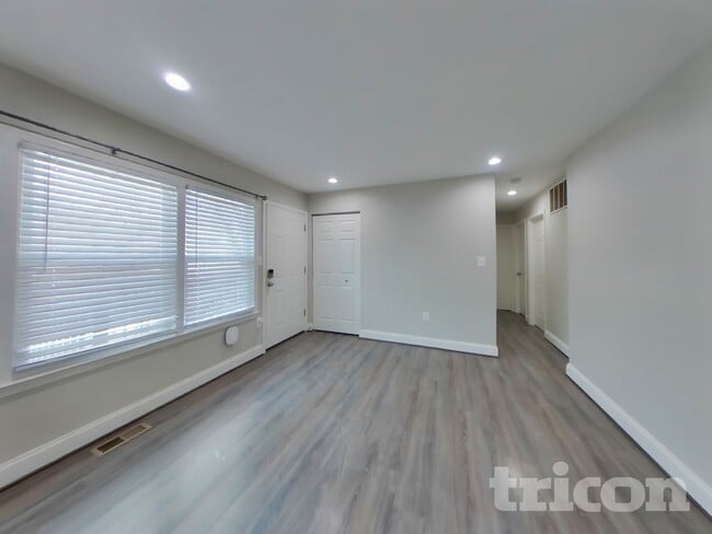 Building Photo - 106 Oakmere Rd