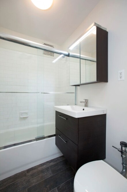 Foto del edificio - 314 W 58th St