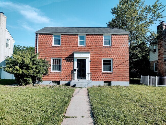 Building Photo - 4204 Colonial Rd