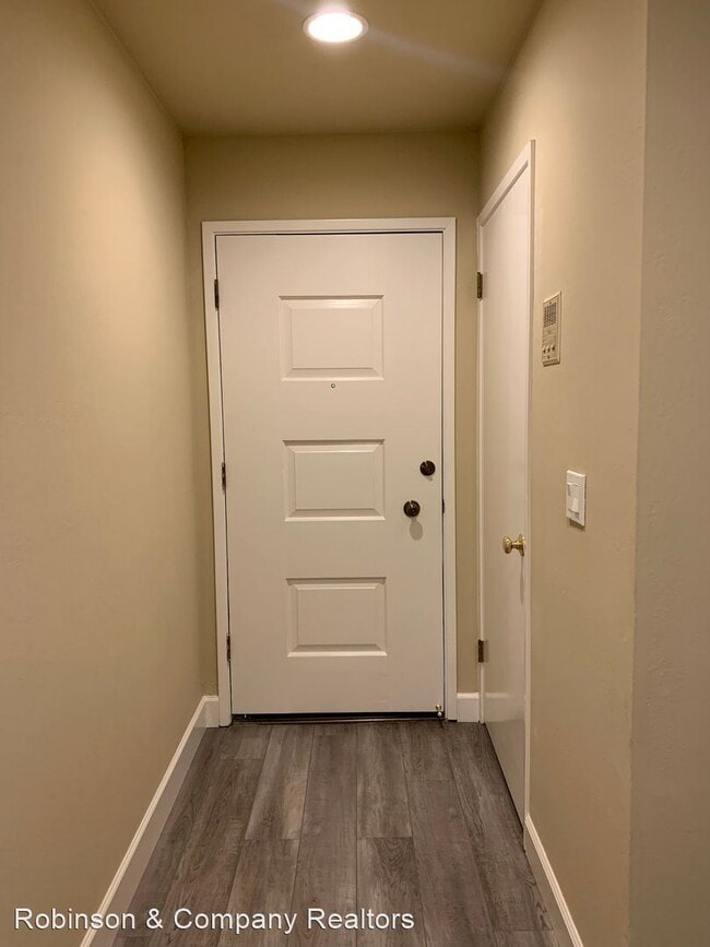 Building Photo - 3 br, 2.5 bath House - 1000 Arbor Road #4