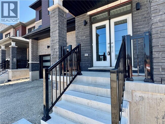 Building Photo - 63 Picard St