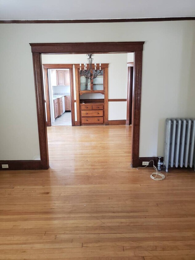 Foto principal - 677 Belmont St