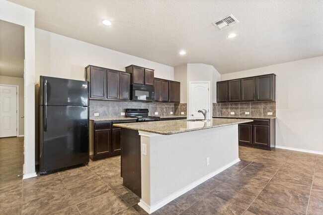 Foto del edificio - 4 Bedroom/2 Bath Wildhorse At Tausch Farms Subdivision