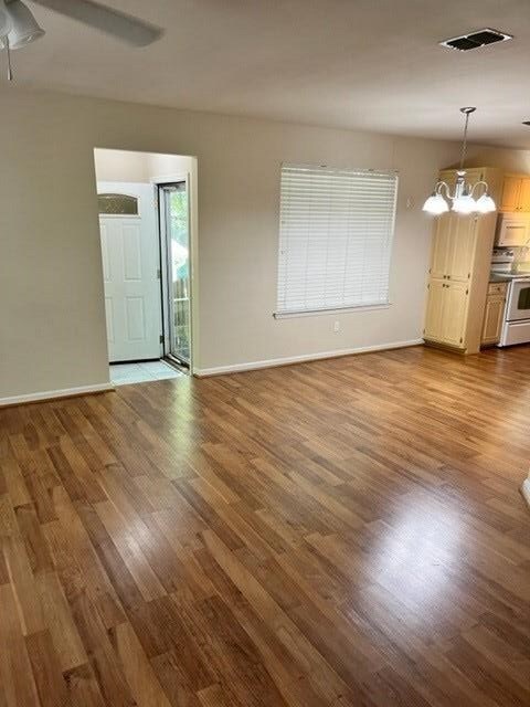 Foto del edificio - 3016 Camelliawood Ln
