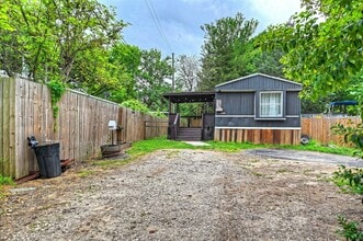 Building Photo - 13204 Enchanted Vista