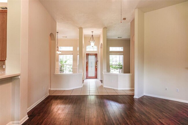 Building Photo - 16507 Falcons Cove Dr