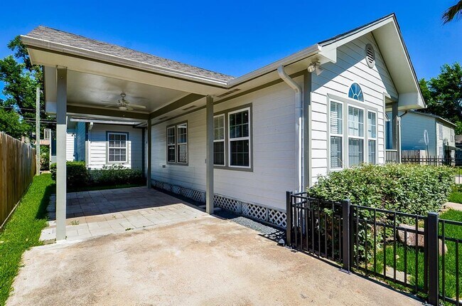 Building Photo - 811 Tabor St