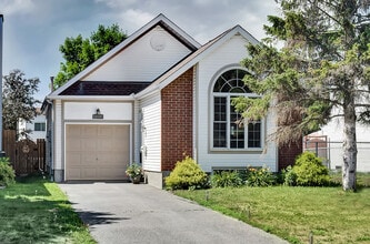 Building Photo - 966 Sheenboro Cres