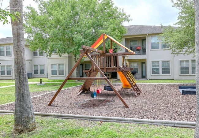 Building Photo - La Villita Phase II