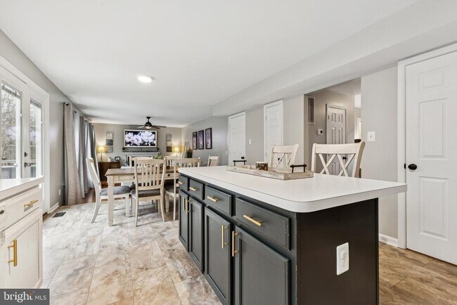 Foto del edificio - 14 Willow Glen Ct