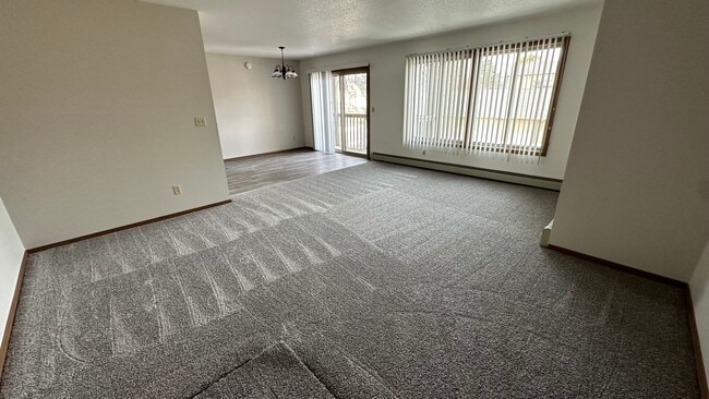 Building Photo - Pebble Creek Apartments