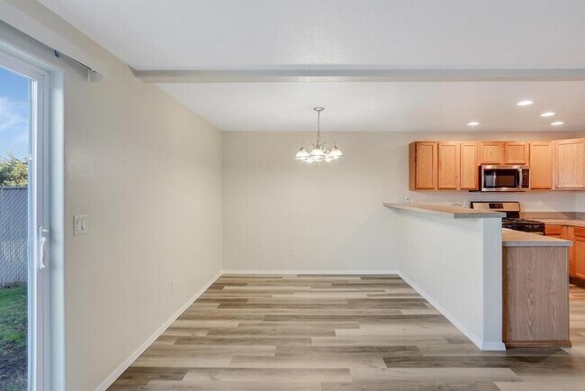 Building Photo - 4424 Remington Pl NE