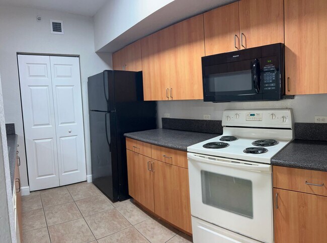 Foto del edificio - *Special: up to 2 months FREE + $75 app cr...