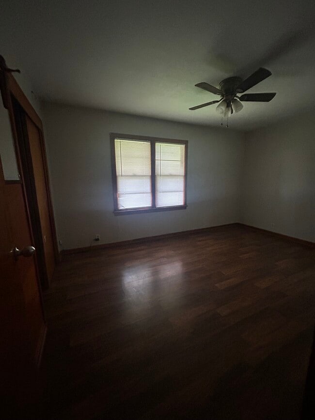 Foto del edificio - 417 W Claflin Ave