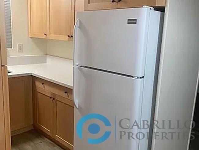 Building Photo - 4044 Wabash Ave