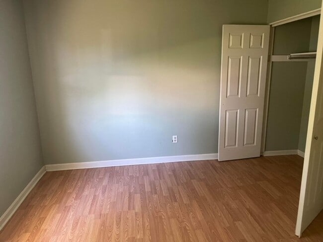 Building Photo - 106 Cherrywood Dr